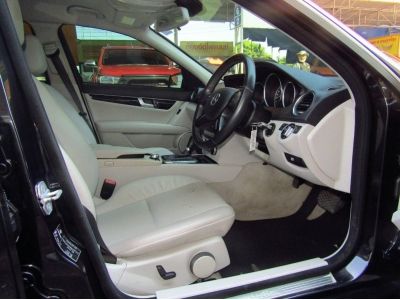 มือแรกออกห้าง ไม่มีอุบัติเหตุมาก่อน ภายในสวยมาก จัดได้เต็มฟรีดาวน์ได้2012 Mercedes-Benz C200 facelift  BlueEFFICIENCY 1.8 W204 AT สีดำ รูปที่ 7